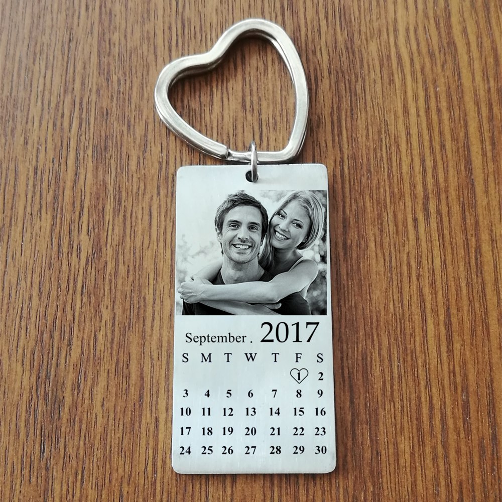 Customized Stainless Steel Photo Calendar Keychain To Burn ID Dog Tag Charm Pendant Key Chain Dropshipping