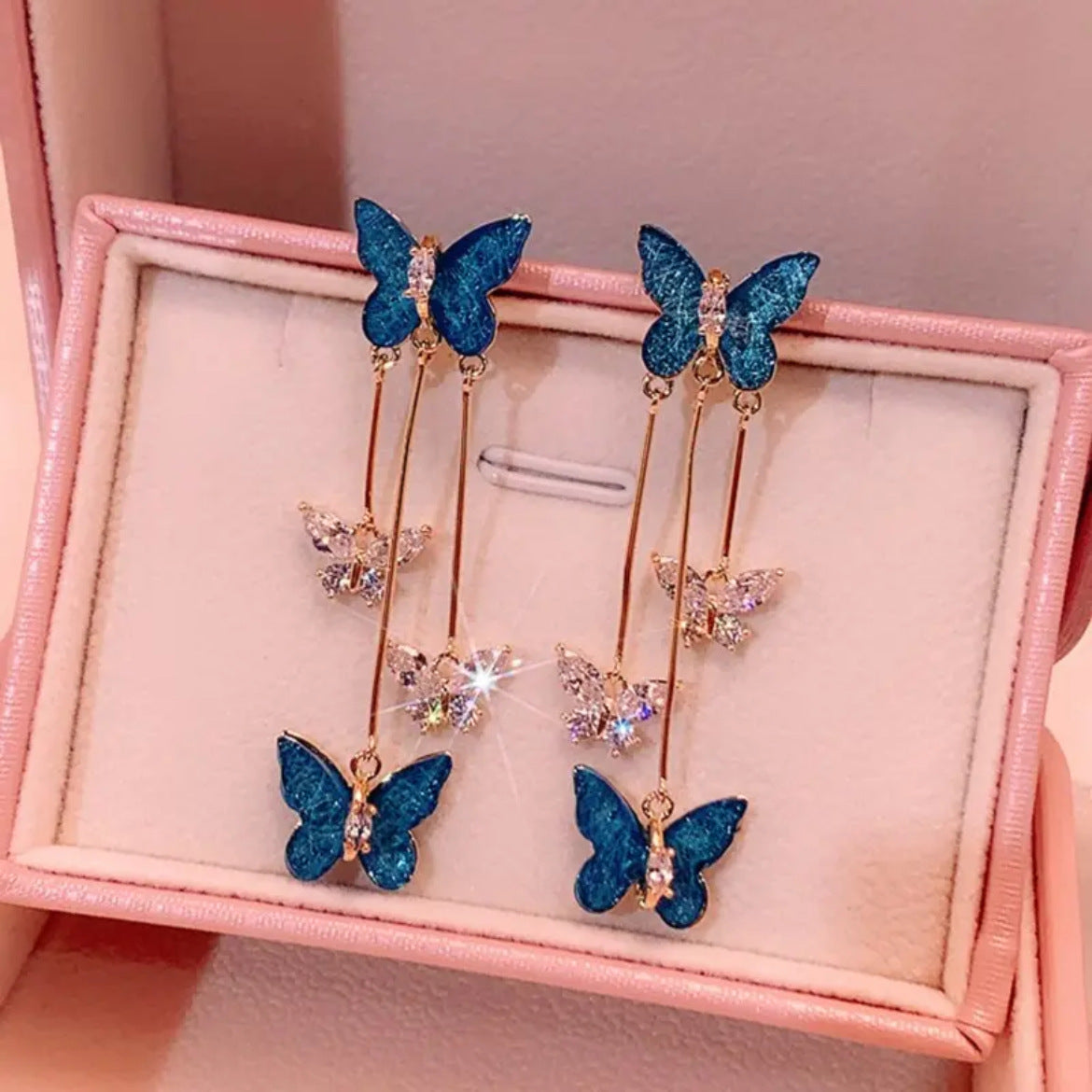https://www.mydivinebeauty.biz/products/womens-niche-high-end-crystal-butterfly-tassel-earrings?utm_content=ios&utm_medium=product-links&utm_source=copyToPasteboard