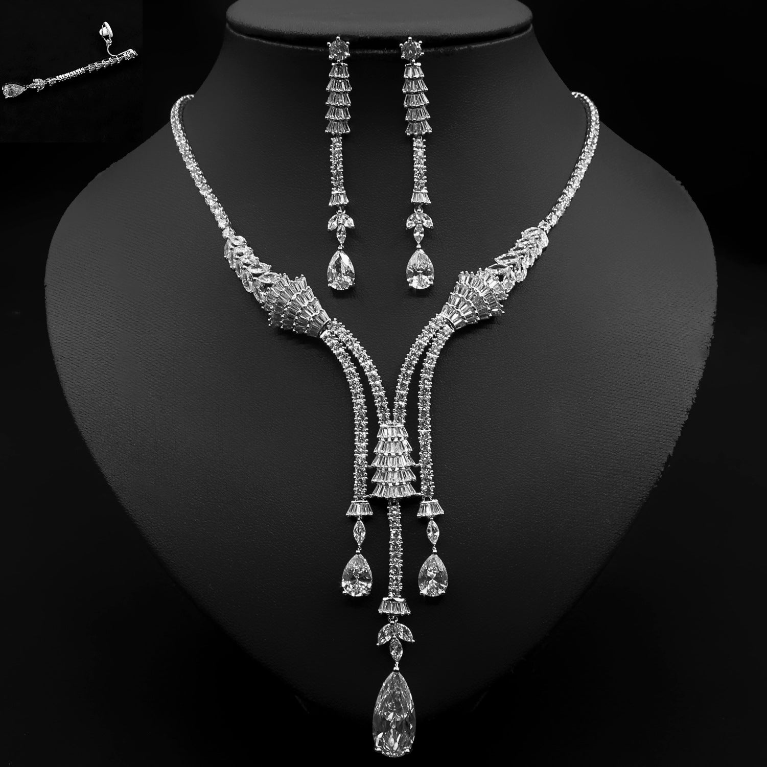 https://www.mydivinebeauty.biz/products/water-drop-zircon-necklace-jewelry-set-flower-earrings-two-piece-set?utm_medium=product-links&utm_content=ios&utm_source=copyToPasteboard
